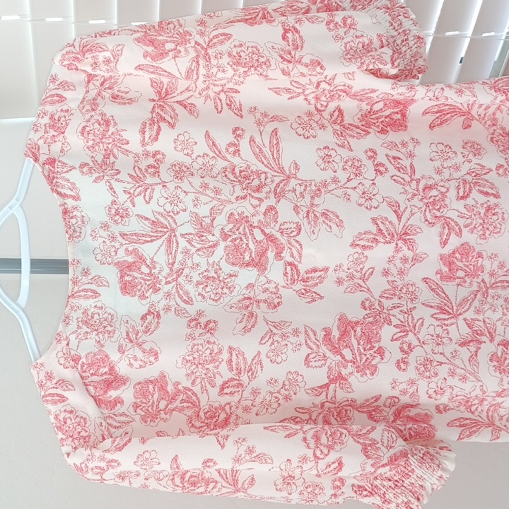 1. State Floral Blouse - Picture 7 of 8